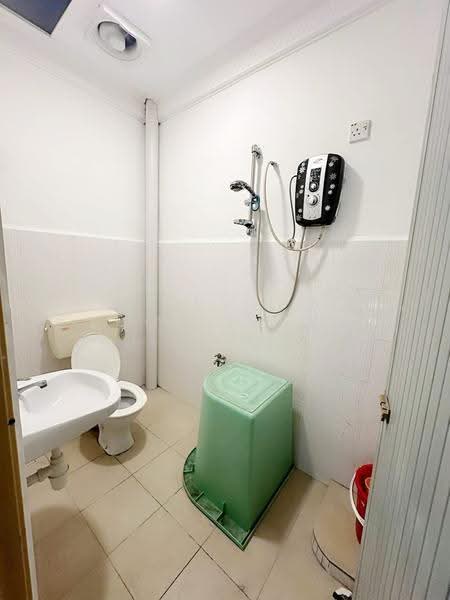 Bungalow House for Sale in Bandar Rinching (Semenyih) - Soon Sheng Law - Bathroom - PropertyGuru.com.my