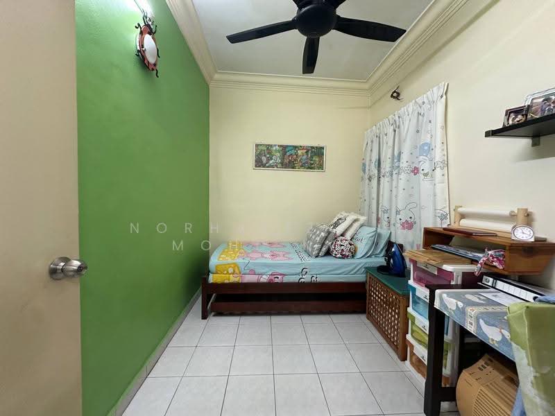 Apartment for Sale at Pangsapuri Merak - Norhafiz Bin Mohd Nor - Bedroom - PropertyGuru.com.my