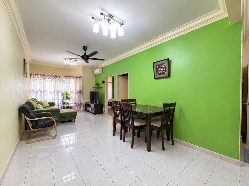 Apartment for Sale at Pangsapuri Merak - Norhafiz Bin Mohd Nor - Living Room - PropertyGuru.com.my
