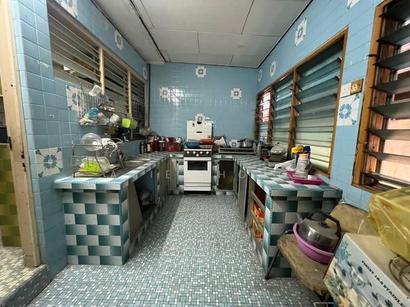 Semi-Detached House for Sale in Taman Pasir Puteh (Ipoh) - Amie Chong - Kitchen - PropertyGuru.com.my