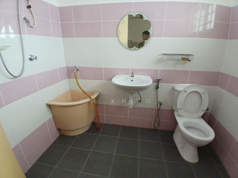 Rumah Teres 2-Tingkat untuk Dijual di SS2 (Petaling Jaya) - KH Khoo - Bathroom - PropertyGuru.com.my