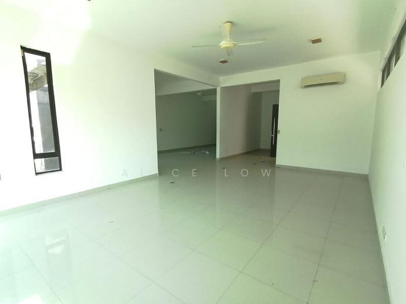 Rumah Banglo untuk Dijual di Rawang (Selangor) - Alice Low - Living Room - PropertyGuru.com.my