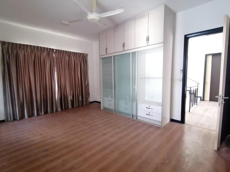 Rumah Banglo untuk Dijual di Rawang (Selangor) - Alice Low - Bedroom - PropertyGuru.com.my