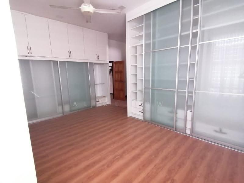 Rumah Banglo untuk Dijual di Rawang (Selangor) - Alice Low - Bedroom - PropertyGuru.com.my