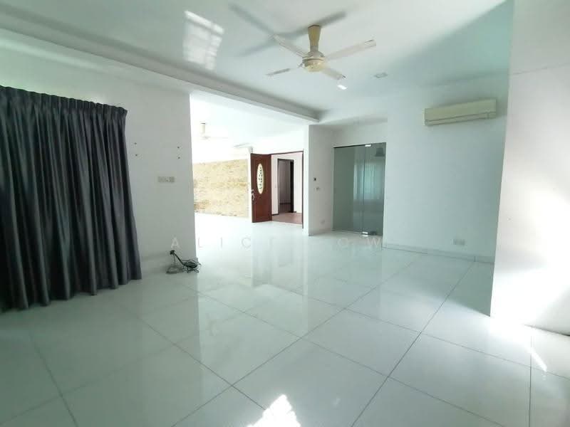 Rumah Banglo untuk Dijual di Rawang (Selangor) - Alice Low - Living Room - PropertyGuru.com.my