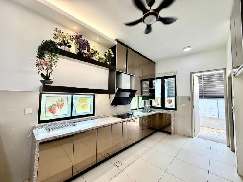 2-storey Terraced House for Sale in Elmina (Shah Alam) - Fazie Noor - Kitchen - PropertyGuru.com.my