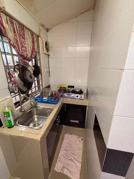 1.5-storey Terraced House for Sale in Taman Bukit Jaya (Ulu Tiram) - Melinda Ee - Kitchen - PropertyGuru.com.my