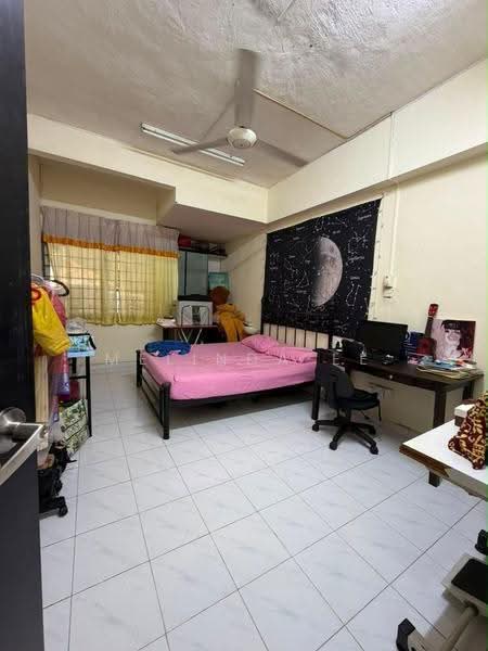1.5-storey Terraced House for Sale in Taman Bukit Jaya (Ulu Tiram) - Melinda Ee - Bedroom - PropertyGuru.com.my