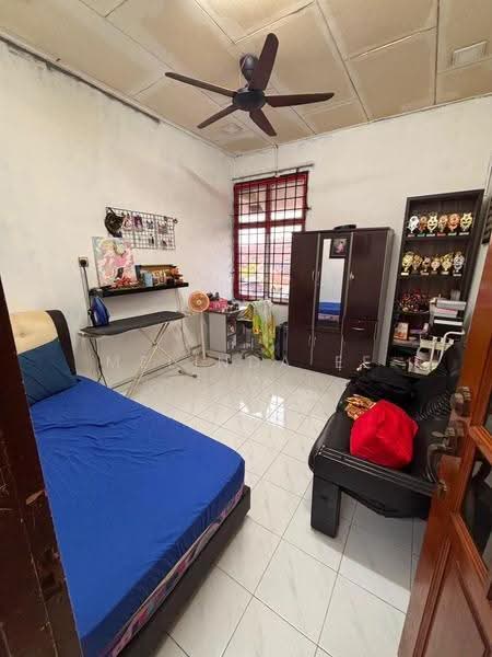 1.5-storey Terraced House for Sale in Taman Bukit Jaya (Ulu Tiram) - Melinda Ee - Bedroom - PropertyGuru.com.my