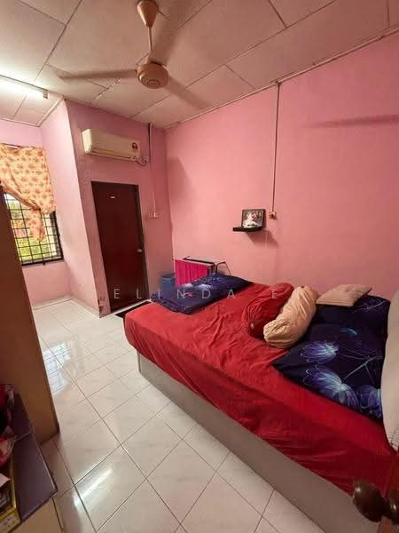1.5-storey Terraced House for Sale in Taman Bukit Jaya (Ulu Tiram) - Melinda Ee - Bedroom - PropertyGuru.com.my
