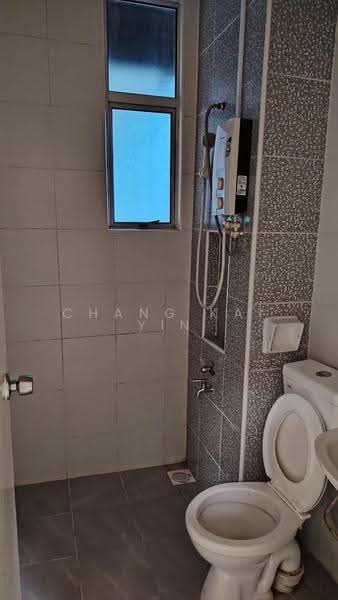 Kediaman Servis untuk Disewa di SuriaMas Suites - Chang Kai Yin - Bathroom - PropertyGuru.com.my