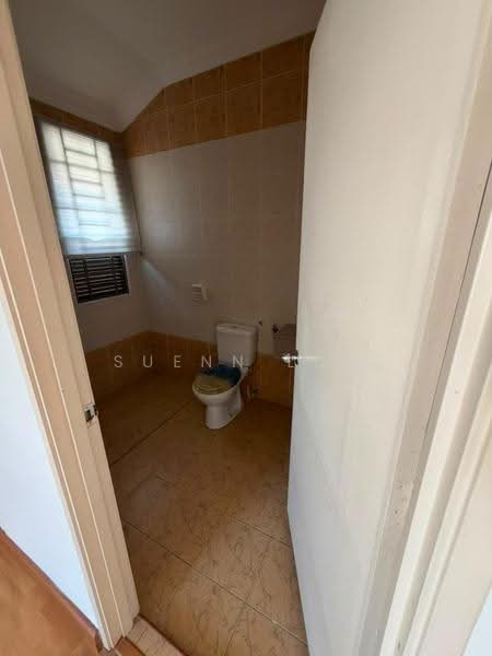 Semi-Detached House for Sale in Taman Austin Perdana (Tebrau) - Suenn Low - Bathroom - PropertyGuru.com.my