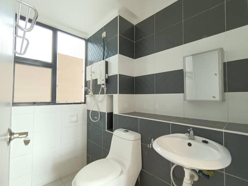 Kediaman Servis untuk Disewa di The Sky Executive Suites - Healer Lau - Bathroom - PropertyGuru.com.my