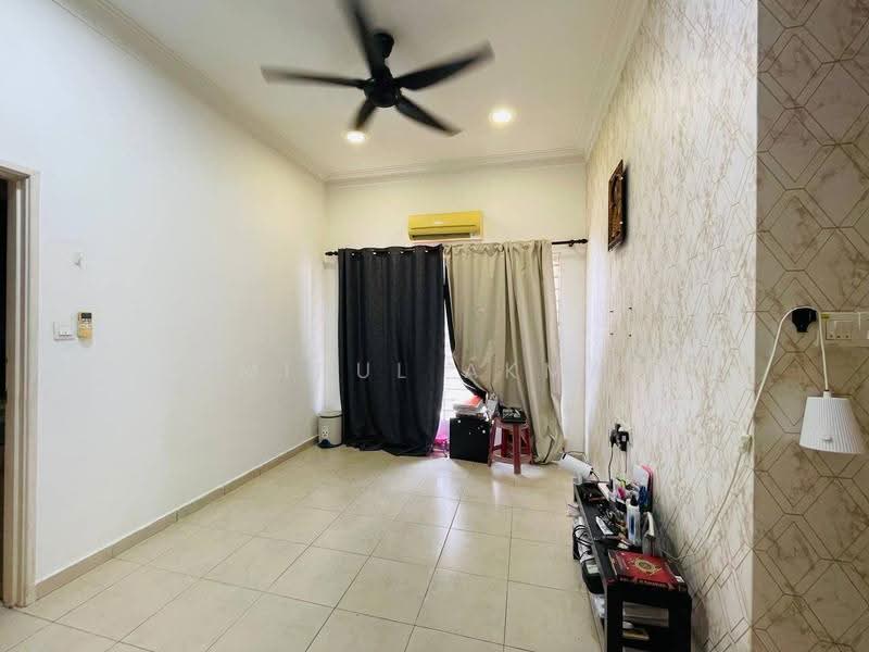 Cluster House for Sale in Sunway Alam Suria (Shah Alam) - Amirul Akmal - Living Room - PropertyGuru.com.my