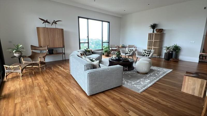 Kondominium untuk Dijual di The Peak - Jin Yong Heng - Living Room - PropertyGuru.com.my