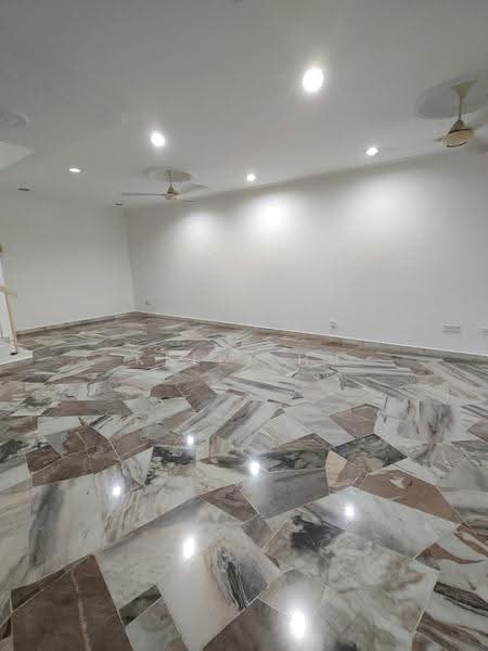 2-storey Terraced House for Sale in Port Klang (Pelabuhan Klang) (Selangor) - Kelly Hu - Living Room - PropertyGuru.com.my