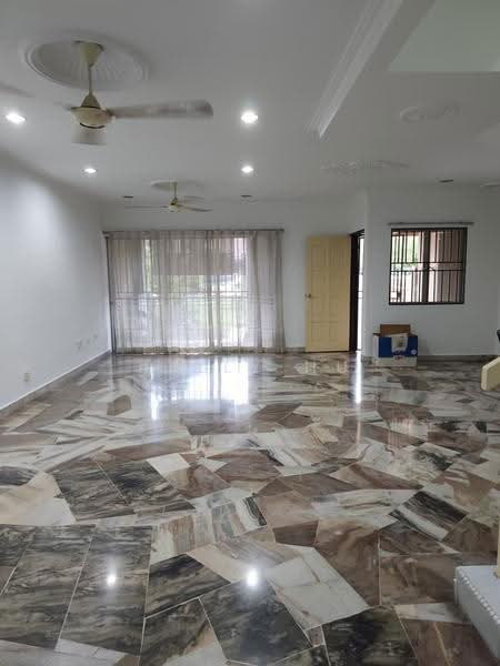 2-storey Terraced House for Sale in Port Klang (Pelabuhan Klang) (Selangor) - Kelly Hu - Living Room - PropertyGuru.com.my