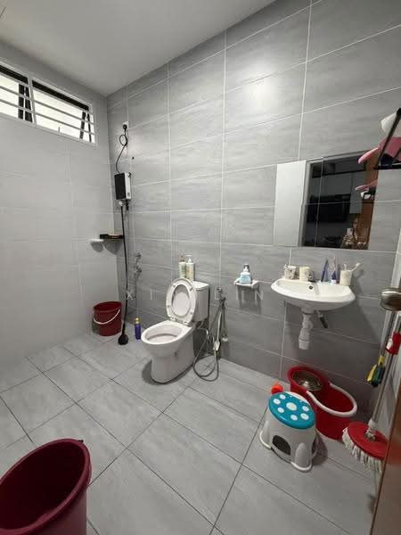 Rumah Teres 2-Tingkat untuk Disewa di Taman Bestari Indah (Ulu Tiram) - Xin Lin - Bathroom - PropertyGuru.com.my