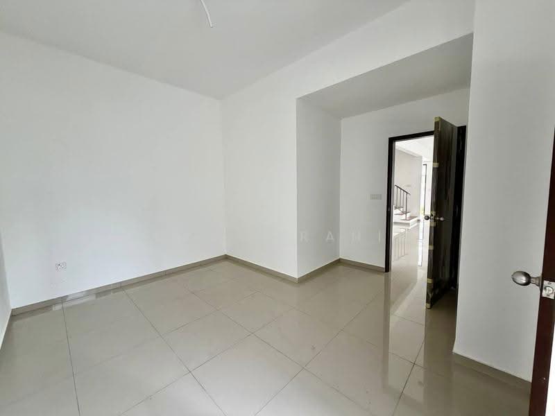 Rumah Berkembar untuk Dijual di Alam Sari (Bangi) - Hawa Ibrahim - PropertyGuru.com.my