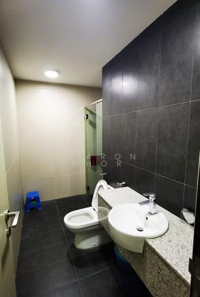 Kondominium untuk Dijual di Vertiq - Sharon Khor - Bathroom - PropertyGuru.com.my