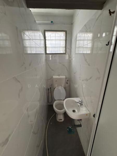 2-storey Terraced House for Sale in Taman Cempaka (Ipoh) - Daniel Wa - Bathroom - PropertyGuru.com.my