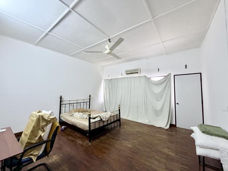Rumah Berkembar untuk Dijual di Taman Tegoh (Pulau Tikus) - Jeffrey Yeoh - Bedroom - PropertyGuru.com.my