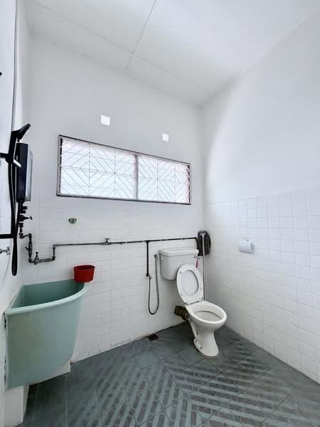 Rumah Berkembar untuk Dijual di Taman Tegoh (Pulau Tikus) - Jeffrey Yeoh - Bathroom - PropertyGuru.com.my
