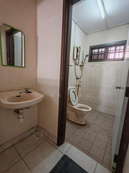 1.5-storey Terraced House for Rent in Taman Pelangi Indah (Ulu Tiram) - June Teo - PropertyGuru.com.my