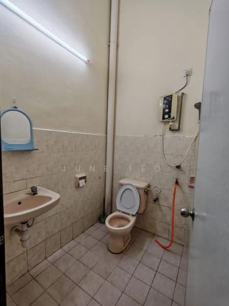 1.5-storey Terraced House for Rent in Taman Pelangi Indah (Ulu Tiram) - June Teo - PropertyGuru.com.my