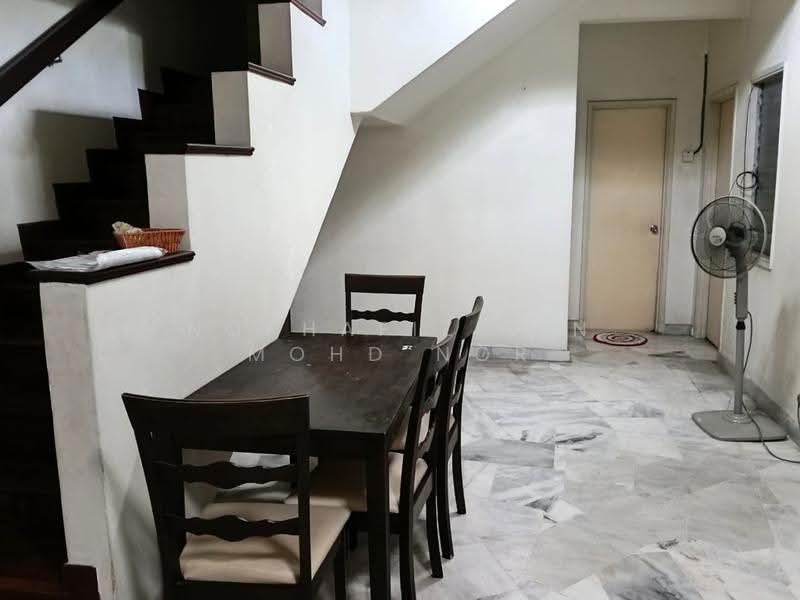 Apartment for Sale at USJ 22 - Norhafiz Bin Mohd Nor - Dining Room - PropertyGuru.com.my