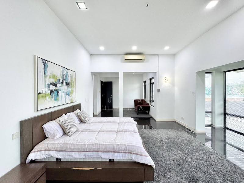 Bungalow House for Sale in Perdana Lakeview East (Cyberjaya) - Nurul Ain Muharam - Bedroom - PropertyGuru.com.my