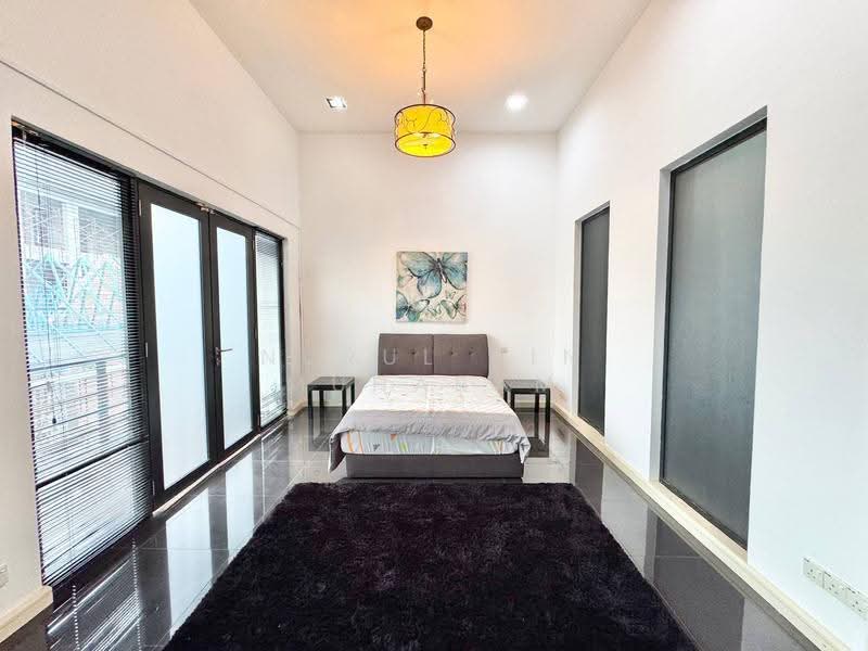 Bungalow House for Sale in Perdana Lakeview East (Cyberjaya) - Nurul Ain Muharam - Bedroom - PropertyGuru.com.my