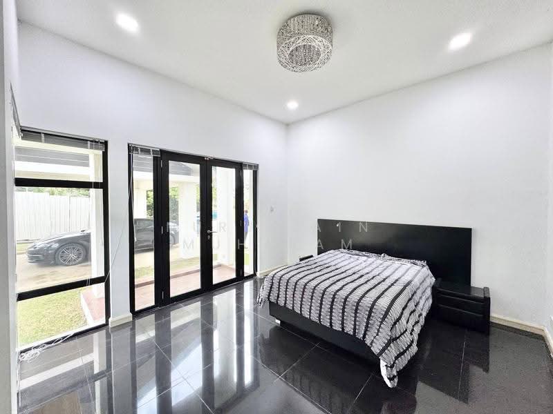Bungalow House for Sale in Perdana Lakeview East (Cyberjaya) - Nurul Ain Muharam - Bedroom - PropertyGuru.com.my