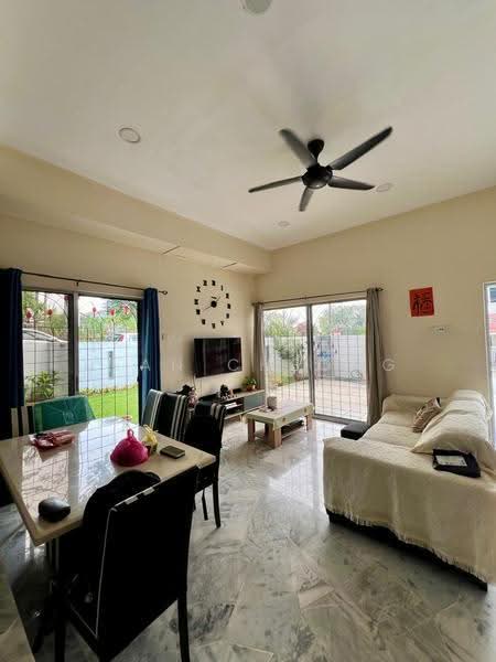 2-storey Terraced House for Sale in Taman Universiti Indah (Seri Kembangan) - Sean Cheong - Living Room - PropertyGuru.com.my