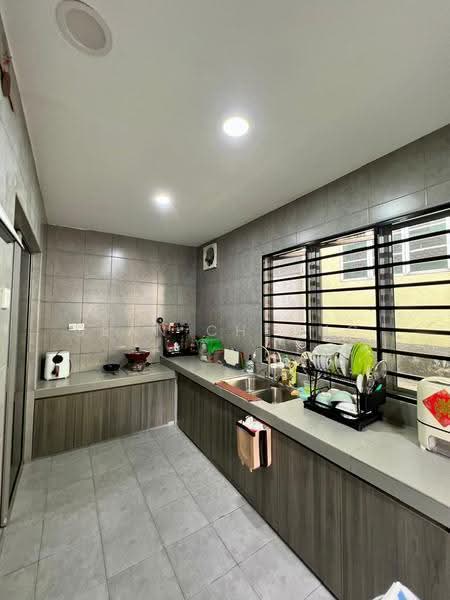 2-storey Terraced House for Sale in Taman Universiti Indah (Seri Kembangan) - Sean Cheong - Kitchen - PropertyGuru.com.my