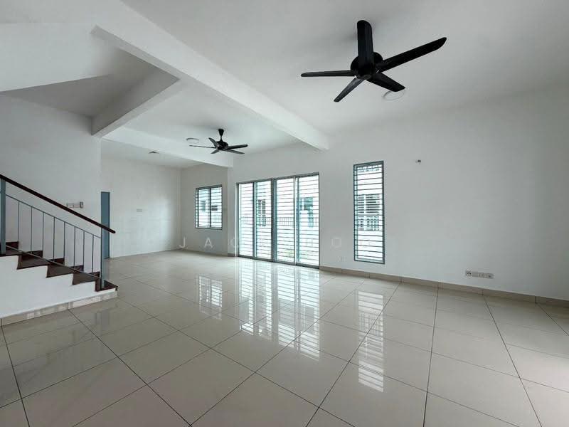 Rumah Kluster untuk Dijual di Bandar Parklands (Klang) - Jack Boo - Living Room - PropertyGuru.com.my