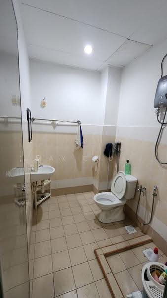 Rumah Teres 2.5-Tingkat untuk Disewa di Bandar Putra Permai (Seri Kembangan) - Max Chua - Bathroom - PropertyGuru.com.my