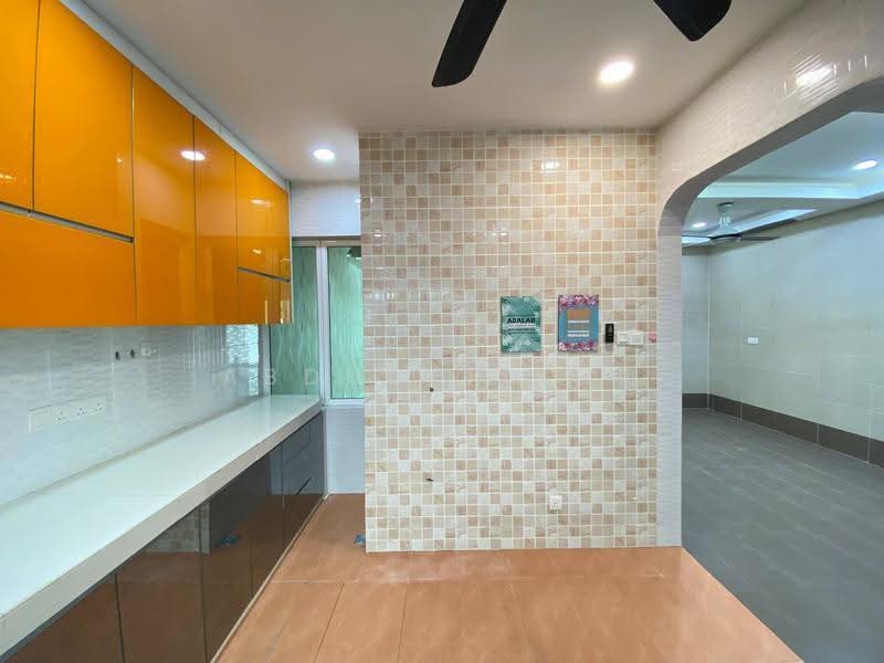Rumah Teres 2-Tingkat untuk Dijual di Bandar Tun Hussein Onn (Cheras) - Abdul Qadir - Kitchen - PropertyGuru.com.my