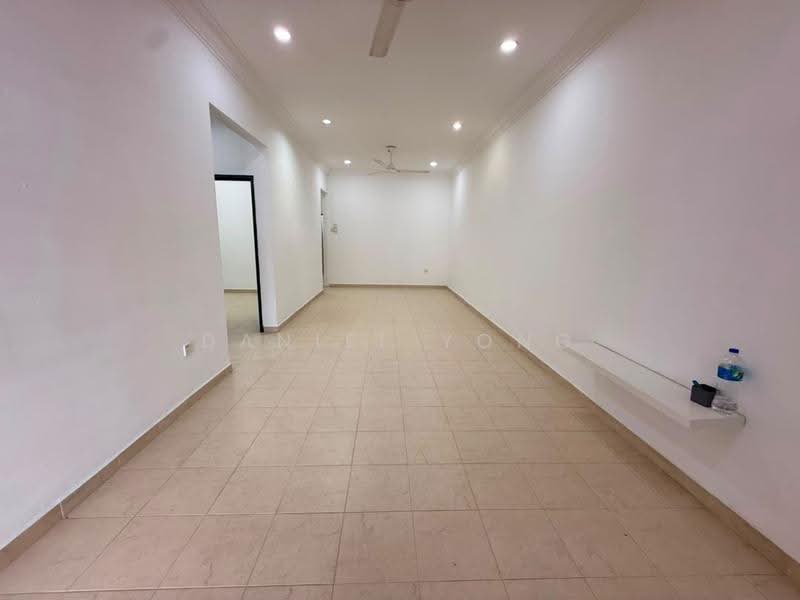 1-storey Terraced House for Sale in Bandar Putra Kulai (Kulai) - Daniel Yong - Living Room - PropertyGuru.com.my