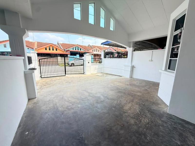1-storey Terraced House for Sale in Bandar Putra Kulai (Kulai) - Daniel Yong - Exterior - PropertyGuru.com.my