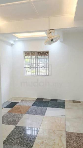 Rumah Teres 2.5-Tingkat untuk Dijual di Kampung Jawa (Klang) - Adelyn Lee - PropertyGuru.com.my