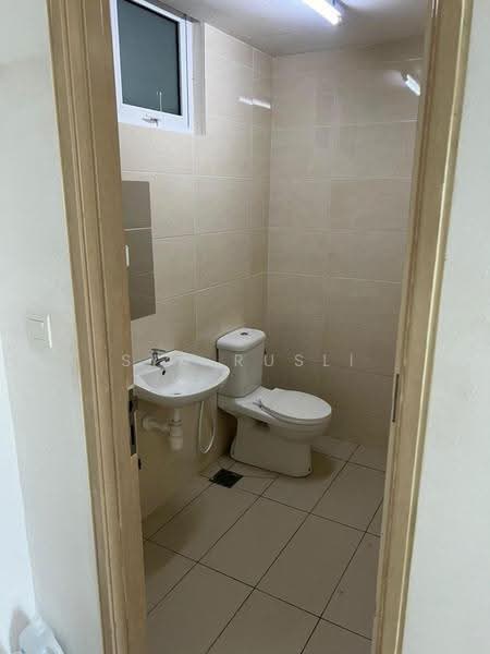 Kediaman Servis untuk Disewa di De Centrum Residences - Sya Rusli - Bathroom - PropertyGuru.com.my