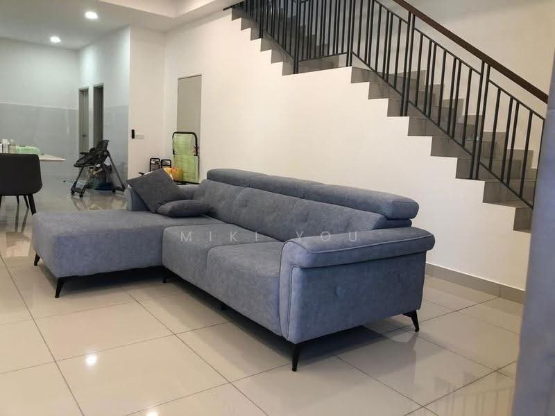 Rumah Teres 2-Tingkat untuk Disewa di Bandar Rimbayu (Telok Panglima Garang) - Miki You - Living Room - PropertyGuru.com.my