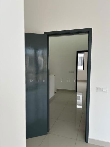 Rumah Teres 2-Tingkat untuk Disewa di Bandar Rimbayu (Telok Panglima Garang) - Miki You - Corridor - PropertyGuru.com.my