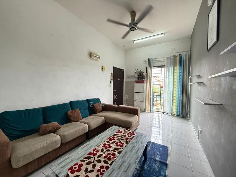 Townhouse for Sale in Taman Tropika 2 (Kajang) - Azizul Kamarul Zaman - Living Room - PropertyGuru.com.my