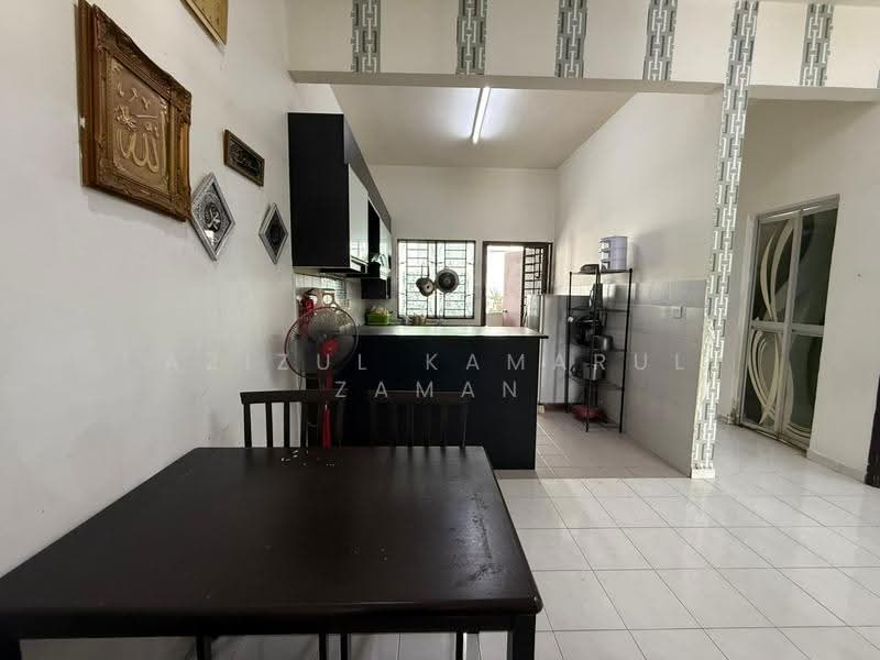 Townhouse for Sale in Taman Tropika 2 (Kajang) - Azizul Kamarul Zaman - Kitchen - PropertyGuru.com.my