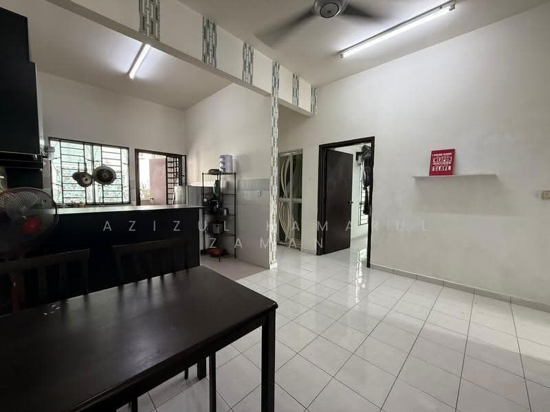 Townhouse for Sale in Taman Tropika 2 (Kajang) - Azizul Kamarul Zaman - Kitchen - PropertyGuru.com.my