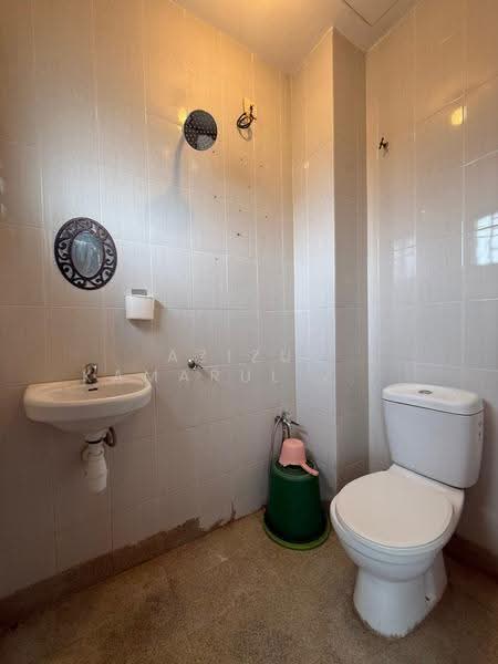 Townhouse for Sale in Taman Tropika 2 (Kajang) - Azizul Kamarul Zaman - Bathroom - PropertyGuru.com.my