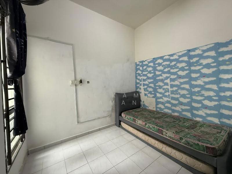 Townhouse for Sale in Taman Tropika 2 (Kajang) - Azizul Kamarul Zaman - Bedroom - PropertyGuru.com.my