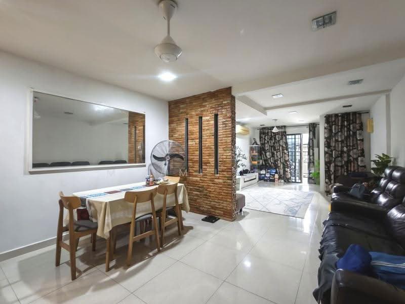 2-storey Terraced House for Rent in Taman Serdang Jaya (Seri Kembangan) - M Jamil Ali - Dining Room - PropertyGuru.com.my